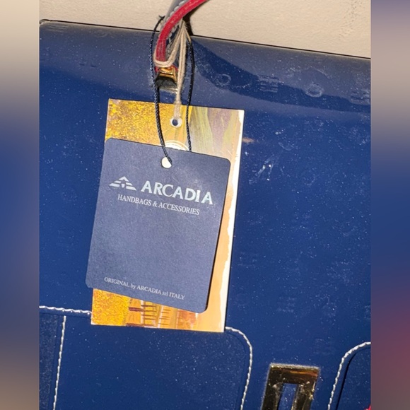 NWT Arcadia Marilena Patent Leather Grab Handbag - Picture 2 of 2